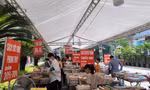 Hội chợ sách cũ tại Hà Nội thu hút nhiều bạn trẻ trải nghiệm