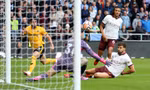 Man City bại trận trước Wolves