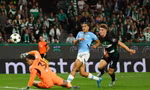Gyokeres nhấn chìm Man City. 