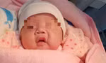 Bé gái sơ sinh bị bỏ rơi kèm mẩu giấy 'con không nuôi được vì con còn đi học'