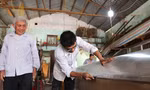Kỳ công nghề đóng ghe đua xứ Quảng
