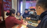 Người Hà Nội xếp hàng mua vàng trước ngày vía Thần tài