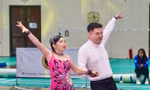 Hơn 100 người tham gia giải khiêu vũ dành cho người khiếm thị