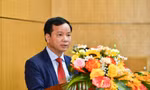 GS. Vũ Văn Yêm - tân Phó Giám đốc ĐHBK Hà Nội - phát biểu cảm ơn và nhận nhiệm vụ