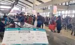 Đi lại Tết Nguyên đán Giáp Thìn 2024: Đường sắt đắt khách, hàng không đắt đỏ 