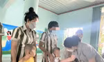Hối hận muộn màng và mơ ngày trở về 