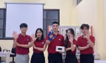 Nhóm sinh viên Thuỷ lợi sáng tạo găng tay robot thông minh phục hồi chức năng