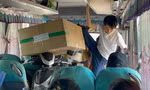 'Chuyến xe bão táp' xuôi miền Tây ngày 25 Tết