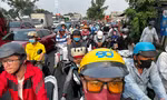 Cửa ngõ về miền Tây ken cứng người