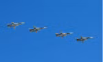 Đội máy bay Sukhoi Su-24M biểu diễn trong lễ kỷ niệm 71 năm chiến thắng phát xít Đức. (Ảnh: Reuters)