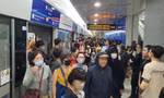 Tàu metro TPHCM dừng 10 phút: Có phải lỗi kỹ thuật?