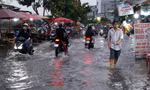 TPHCM đón triều cường đạt đỉnh, cảnh báo các tuyến đường ngập sâu