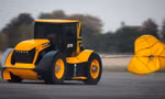 Máy kéo chạy nhanh nhất thế giới, tốc độ hơn 200 km/h