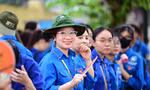 Tiếp sức mùa thi trên ‘con đường đẹp nhất Hà Nội’