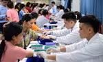 'Chiến binh áo trắng' cùng AI khám sàng lọc, chăm sóc sức khoẻ cộng đồng