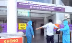 Hội Doanh nhân trẻ Việt Nam tiếp sức y bác sỹ Bệnh viện quận Tân Phú phòng chống dịch