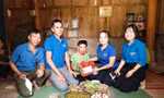 Áo xanh vào bếp soạn 'bữa cơm yêu thương'
