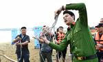 Cảnh sát 'bật mí' kỹ năng thoát hiểm và cứu hộ cứu nạn đường bộ, đường thủy