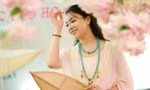 Giới trẻ Hà thành tạo dáng check-in lều diều khổng lồ