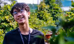 Nam sinh thủ khoa lên tiếng về bài văn 10 trang phân tích đoạn thơ 'Sóng' gây xôn xao