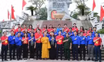 Hành trình Tôi yêu Tổ quốc tôi trao tặng cờ đỏ sao vàng, bản đồ Tự hào một dải non sông tại Hòa Bình