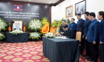 Bí thư thứ nhất Trung ương Đoàn TNCS Hồ Chí Minh viếng đồng chí Khamtay Siphandone