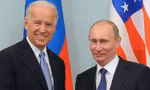 Hai ông Biden - Putin trong cuộc gặp năm 2011. Ảnh: AA
