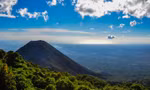 Một ngọn núi lửa ở El Salvador. Ảnh: Getty