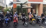 Cảnh sát bao vây, bắt giữ hàng chục ‘quái xế’ so tốc độ trên quốc lộ