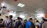 Chờ 3 tiếng để bấm biển số ô tô ngày đầu giảm 50% lệ phí trước bạ