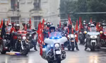 Dàn mô tô khủng cùng người đẹp xuống phố cổ động Chủ nhật Đỏ
