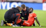 Sadio Mane sững sờ vì dính chấn thương trước World Cup, nghi vỡ phần trên xương chày 