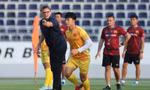 HLV Troussier nghiêm khắc, ngôi sao U22 Việt Nam phản ứng thế nào? 