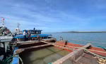 Cảnh sát biển bắt quả tang tàu đang hút cát trái phép 