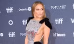 Chiếc váy báo thù táo bạo của Jennifer Lopez