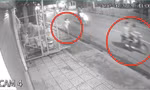 Bé gái 10 tuổi đuổi theo 2 tên cướp giật điện thoại trên đường 