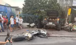 Ô tô 'lùa' 3 xe máy khiến 3 người thương vong ở TPHCM, giao thông ùn ứ kéo dài