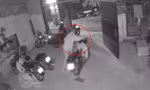 [CLIP] Trộm đột nhập, chốt cửa nhà dân lấy 3 xe máy lúc rạng sáng