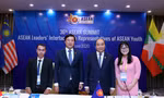 Thủ tướng Nguyễn Xuân Phúc; Bí thư thứ nhất T.Ư Đoàn Lê Quốc Phong cùng 2 đại biểu thanh niên Việt Nam tham gia Lễ tiếp kiến Lãnh đạo cấp cao ASEAN. 