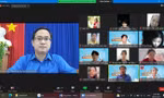 Anh Nguyễn Quốc Huy, Phó Bí thư thường trực Tỉnh Đoàn Bình Thuận cho biết, Bình Thuận trao đổi với các bạn trẻ tham gia khóa học “Vượt đại dịch – Xóa mất gốc tiếng Anh”