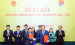 Bí thư thứ nhất T.Ư Đoàn Nguyễn Anh Tuấn (hàng đầu, bên trái) và Bộ trưởng Bộ LĐ-TB&XH Đào Ngọc Dung ký kết chương trình phối hợp giai đoạn 2021 - 2025.