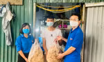 Bữa cơm nghĩa tình trao tay bệnh nhân, người lao động khi Hà Nội giãn cách