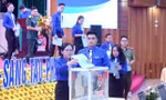 Các đại biểu bỏ phiếu bầu BCH Tỉnh Đoàn Lào Cai, nhiệm kỳ 2022 - 2027. Ảnh: Trọng Tài