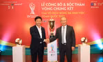 HLV Park Hang-seo và Vụ trưởng Vụ Giáo dục Thể chất tại lễ công bố và bốc thăm Vòng Chung kết Giải vô địch Bóng đá sinh viên toàn quốc 2022