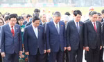 Lãnh đạo Đảng, Nhà nước và các đại biểu Quốc hội vào Lăng viếng Chủ tịch Hồ Chí Minh