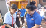 Người trẻ lan tỏa ý thức bảo vệ môi trường từ trạm thu pin cũ