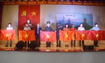 Những lá cờ Tổ quốc thắm đỏ vùng biên