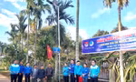 Ấm áp những suất quà Tết đến với người dân vùng sâu Đắk Lắk