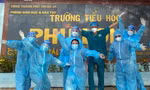 Võ Thị Văn Minh (thứ ba từ trái sang, hàng đầu) tham gia chống dịch ở Bình Dương Ảnh: NVCC