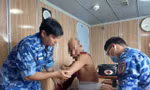Cấp cứu ngư dân bị bỏng nặng trên biển